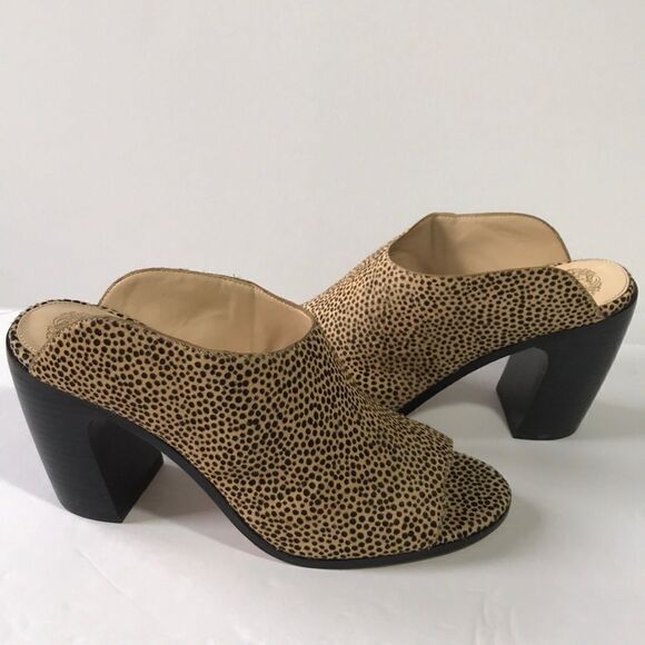 Vince Camuto Mesella Peep-Toe Mules Size: 8W - Picture 5 of 9